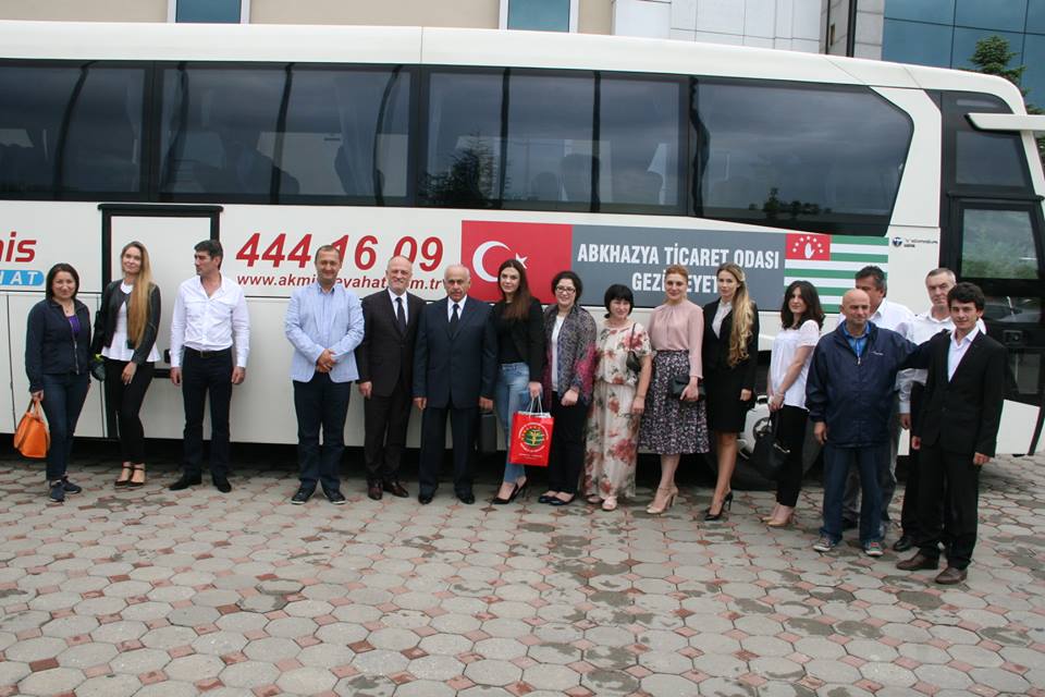 ضمن زيارة عمل إلى تركيا وفد من غرفة التجارة و الصناعة الأبخازية و برفقة عددٍ من رجال الأعمال الأبخاز.