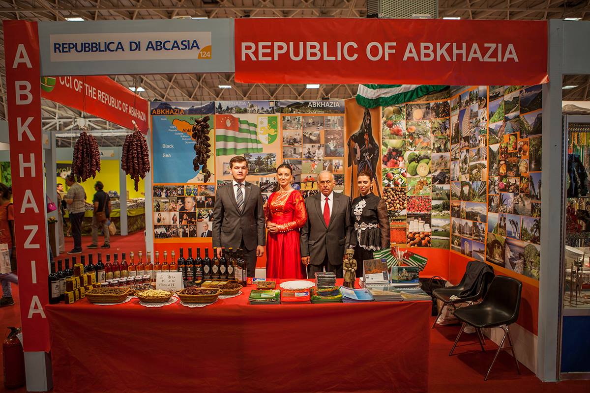 توقيع إتفاقية تعاون بين غرفة تجارة و صناعة مدينة ماتيرا الإيطالية و غرفة التجارة و الصناعة في جمهورية أبخازيا.
